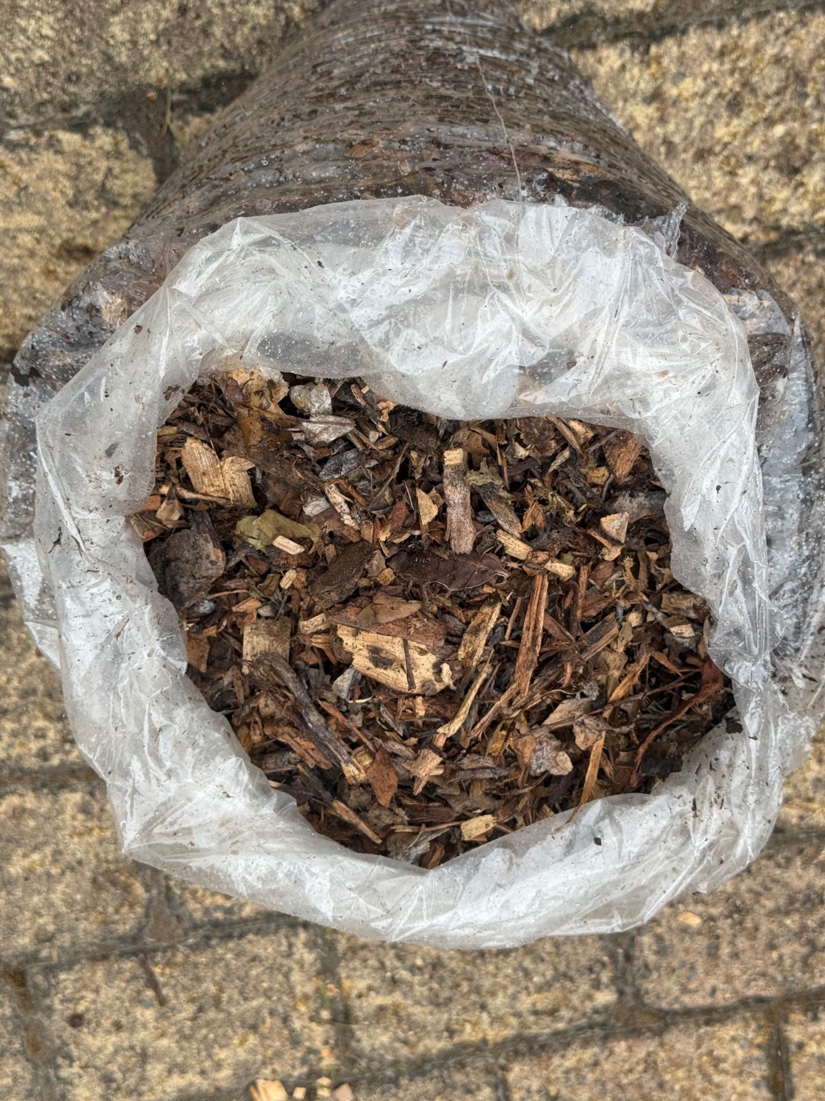 Black rough mulch 20dm